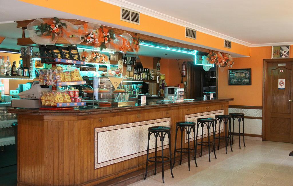 ホテル Hostal Ekaitza レサカ エクステリア 写真