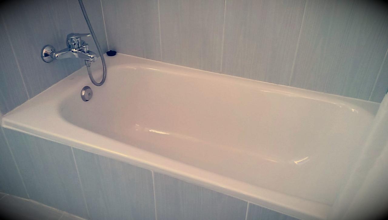ホテル Hostal Ekaitza レサカ エクステリア 写真