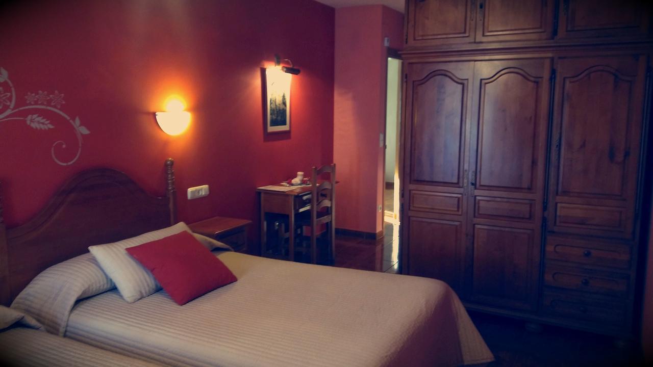 ホテル Hostal Ekaitza レサカ エクステリア 写真