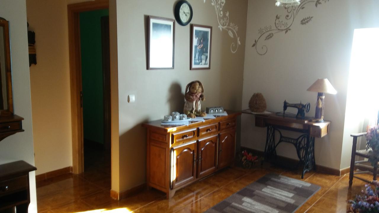 ホテル Hostal Ekaitza レサカ エクステリア 写真